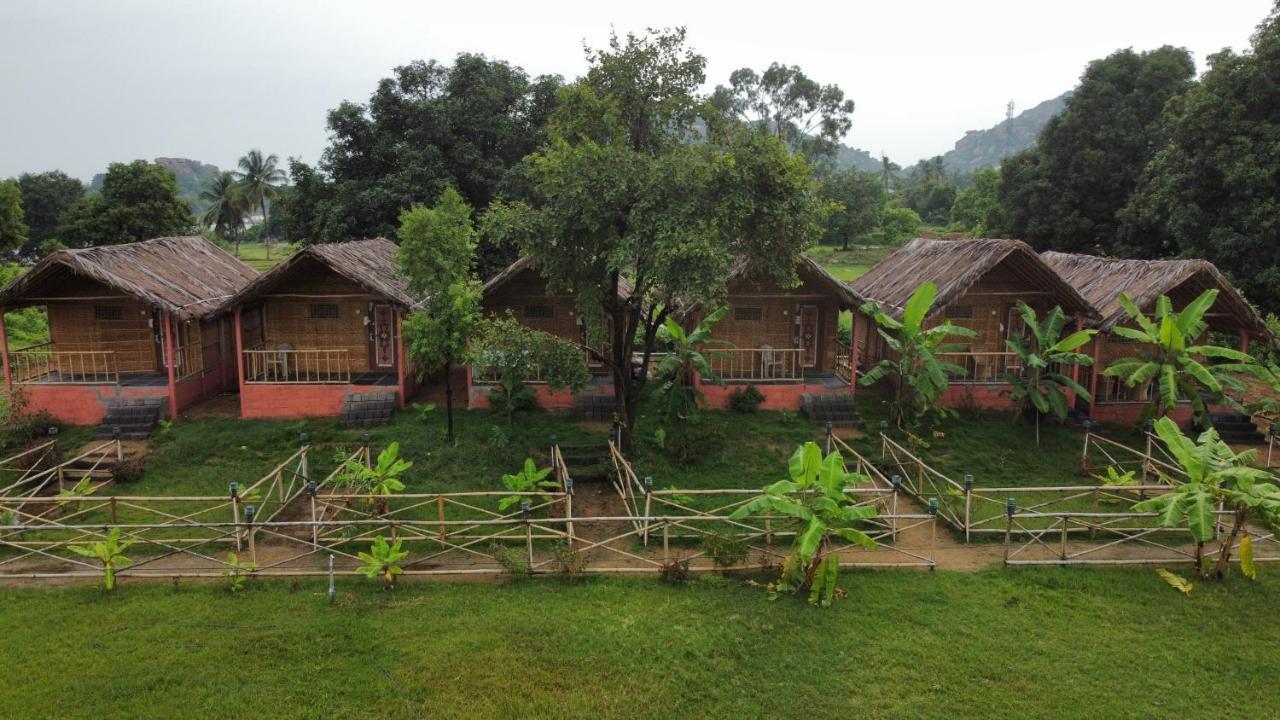 Waterfall Guesthouse Hampi Exterior photo