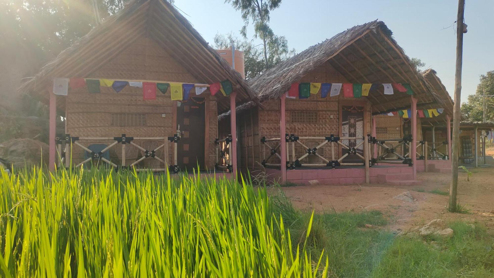 Waterfall Guesthouse Hampi Exterior photo