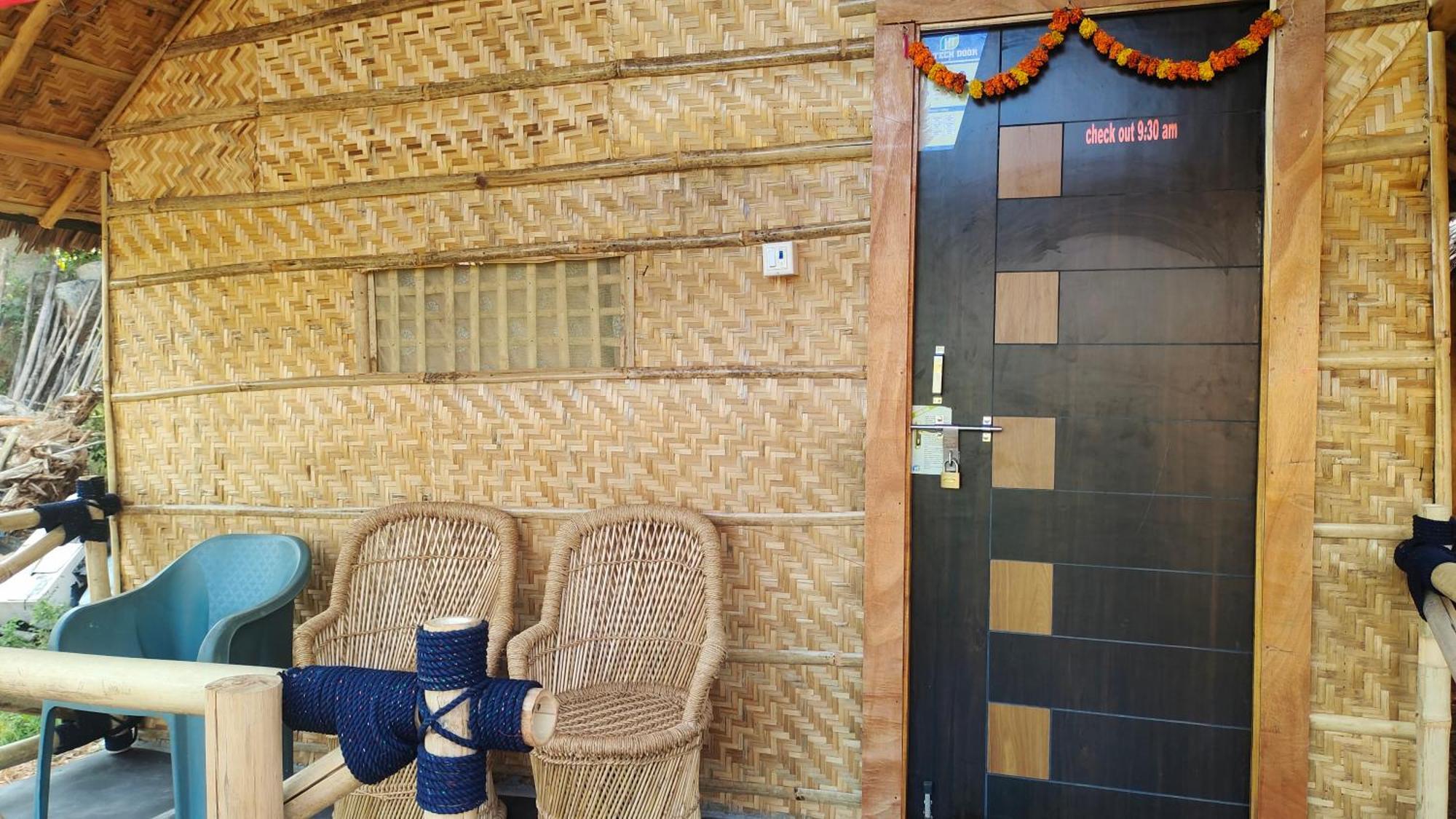 Waterfall Guesthouse Hampi Exterior photo