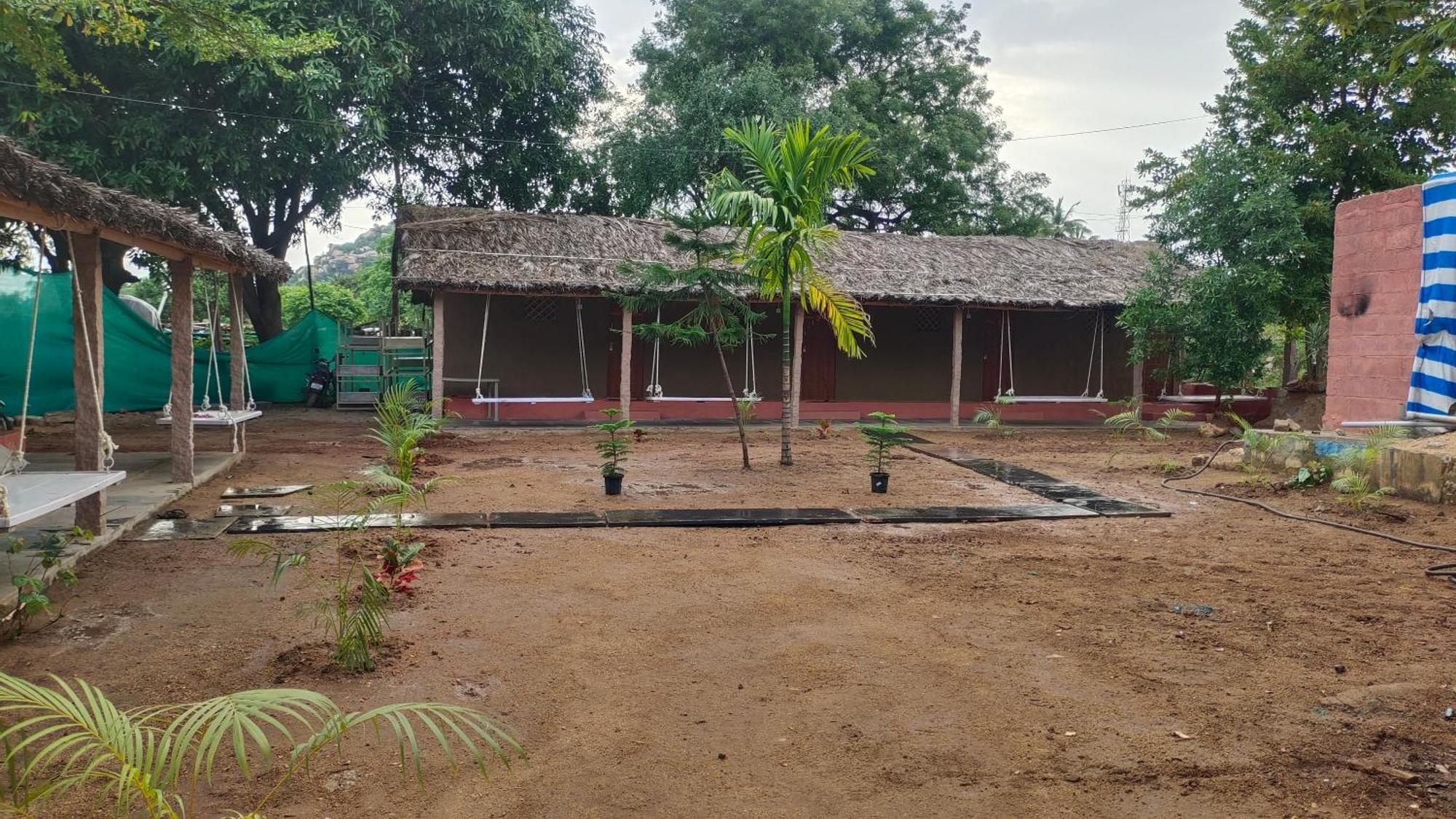 Waterfall Guesthouse Hampi Exterior photo